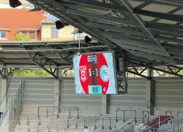 Hallescher FC stürmt mit 5:1-Kantersieg an die Spitze
