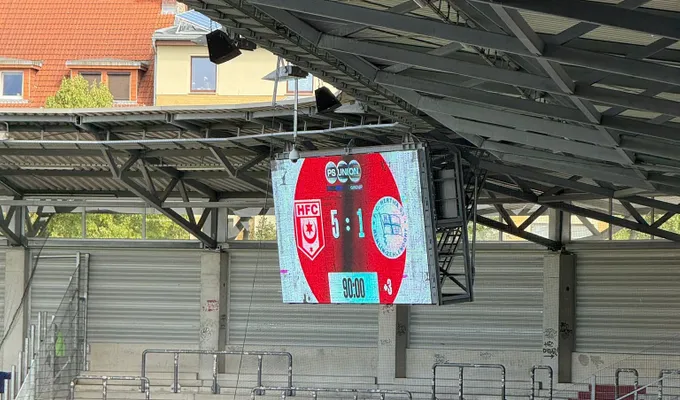 Hallescher FC stürmt mit 5:1-Kantersieg an die Spitze