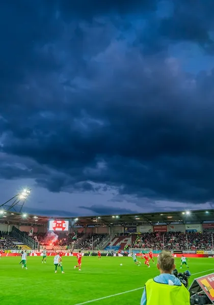 Flutlicht-Highlight im Leuna-Chemie-Stadion