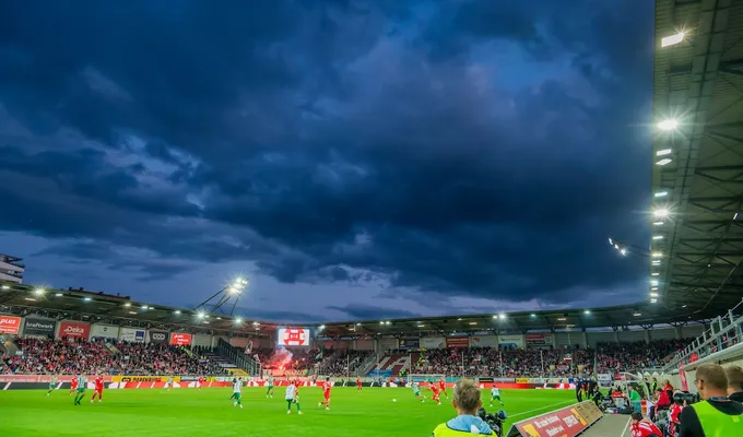 Flutlicht-Highlight im Leuna-Chemie-Stadion