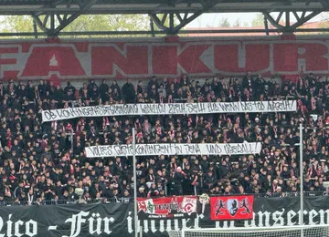 Damelang trifft: Halle feiert wichtigen Heimsieg