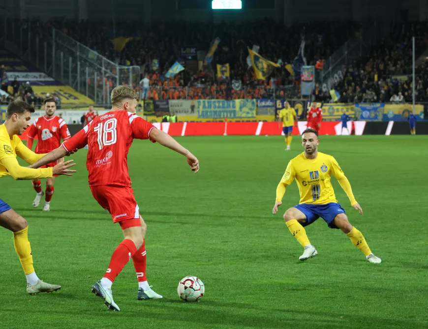 Adetula glänzt: Lok Leipzig siegt 4:2 im Topspiel in Halle