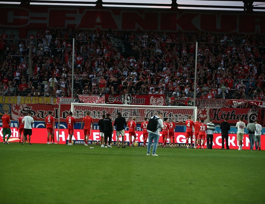 Traditionsduell in Halle: Der HFC setzt sich souverän durch